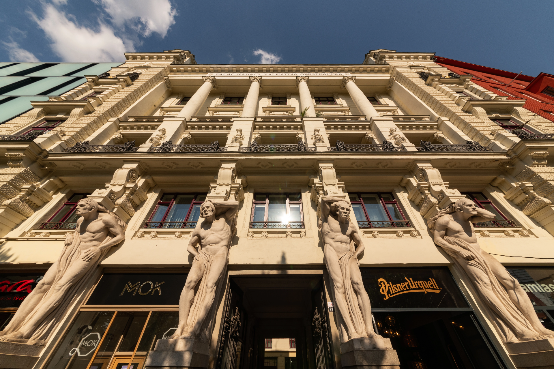 Historická fasáda apartmánového domu v Brně